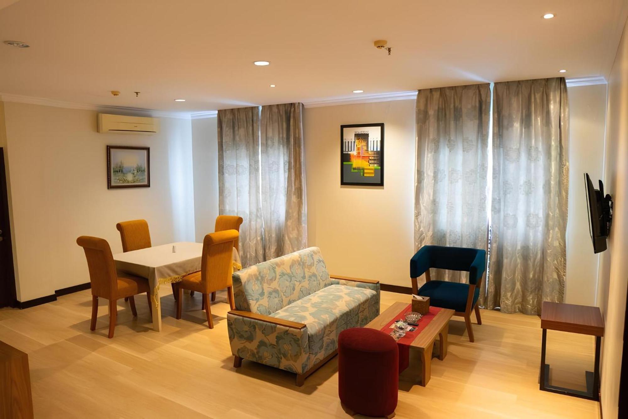 Brits Hotel Pangkalan Bun Exterior photo
