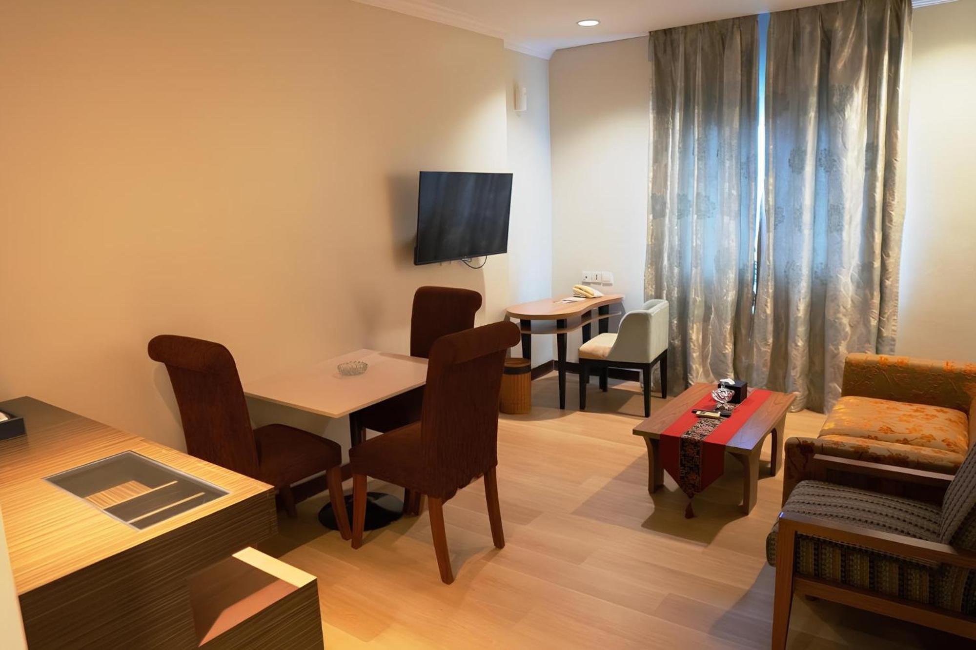 Brits Hotel Pangkalan Bun Exterior photo